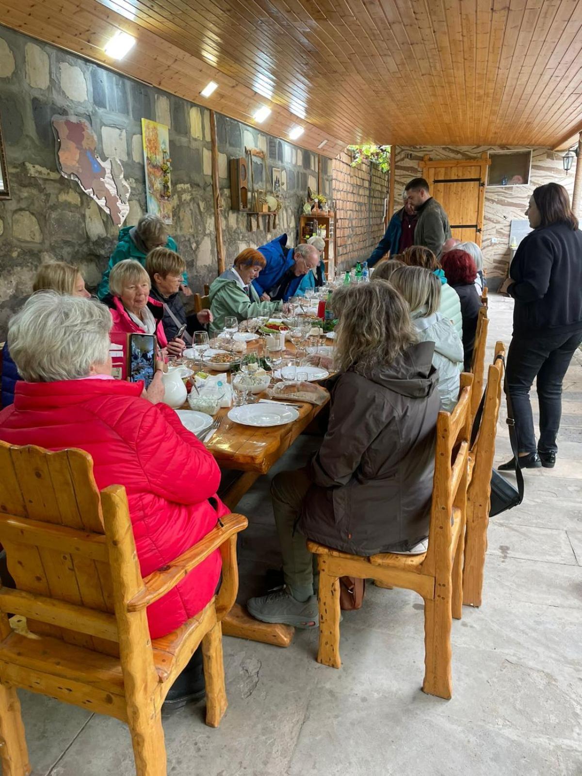 Sun House Hotel Yeghegnadzor Luaran gambar